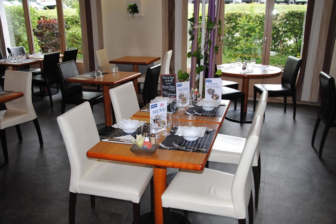 Imagen del bar/restaurante del Hotel Kyriad Bellegarde - Gen&egrave;ve. Foto 9
