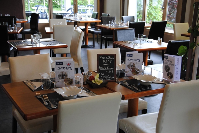 Imagen del bar/restaurante del Hotel Kyriad Bellegarde - Gen&egrave;ve. Foto 11