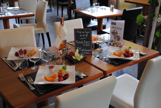 Imagen del bar/restaurante del Hotel Kyriad Bellegarde - Gen&egrave;ve. Foto 4
