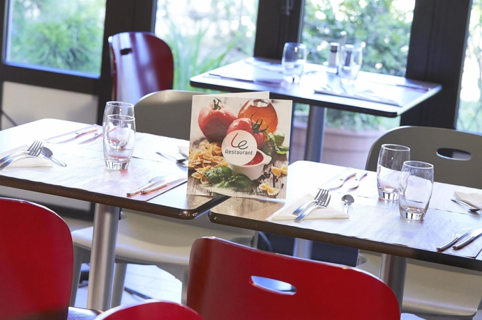 Imagen del bar/restaurante del Hotel Kyriad Blois Sud-vineuil. Foto 4