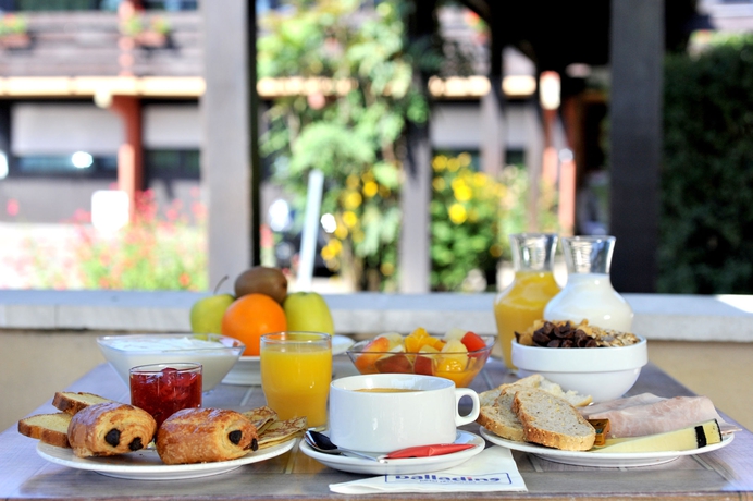 Imagen del bar/restaurante del Hotel Kyriad Bordeaux - Mérignac Aéroport. Foto 6