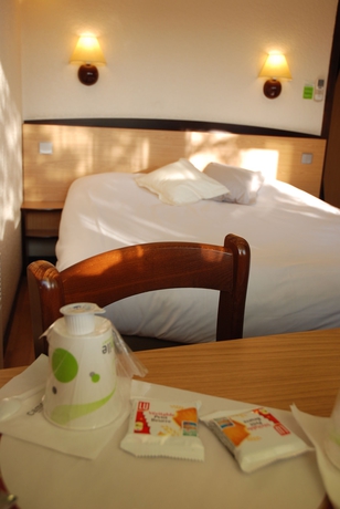 Imagen de la habitación del Hotel Kyriad Bordeaux - Mérignac Aéroport. Foto 11