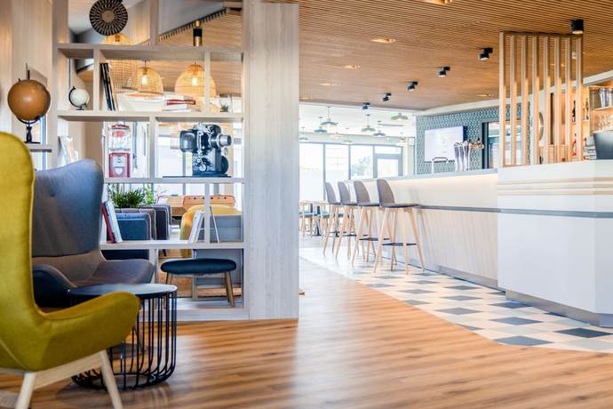 Imagen del bar/restaurante del Hotel Kyriad Bordeaux Nord Sainte Eulalie. Foto 3