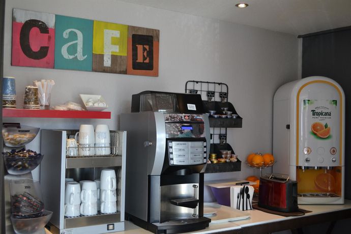 Imagen del bar/restaurante del Hotel Kyriad Brive La Gaillarde Centre. Foto 4