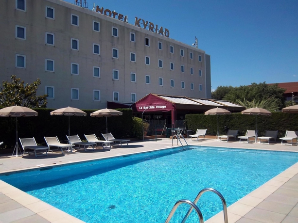 Imagen de la piscina del Hotel Kyriad Cannes Mandelieu. Foto 14