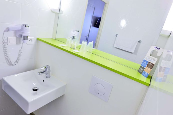 Imagen de la habitación del Hotel Kyriad Carcassonne A&eacute;roport. Foto 17
