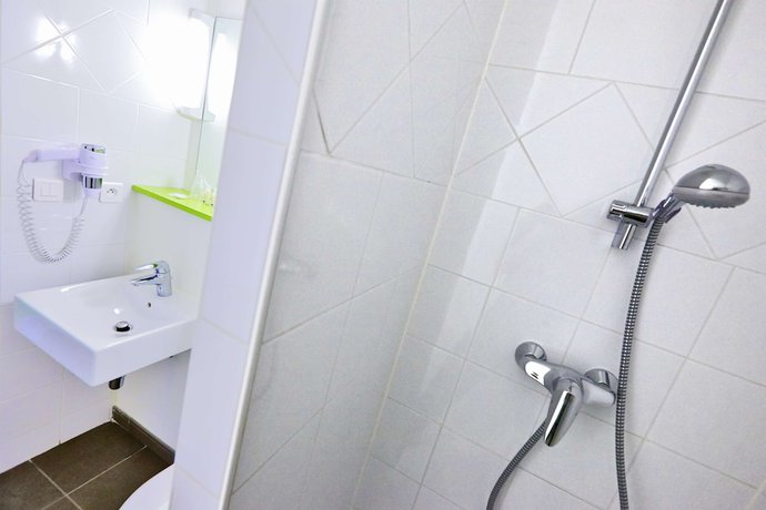 Imagen de la habitación del Hotel Kyriad Carcassonne A&eacute;roport. Foto 18