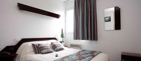 Imagen del bar/restaurante del Hotel Kyriad Carentan. Foto 4