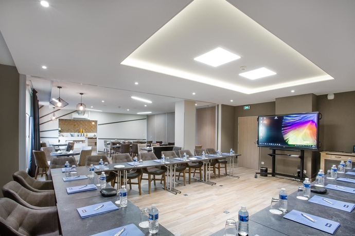 Imagen del bar/restaurante del Hotel Kyriad Chambéry Centre - Curial. Foto 11