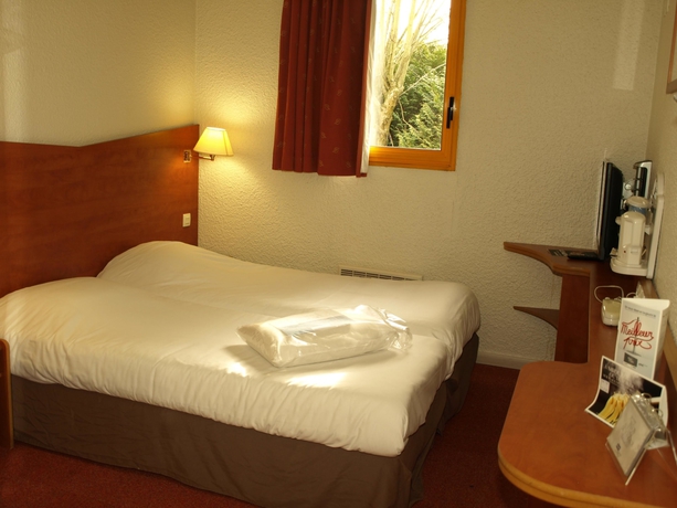 Imagen de la habitación del Hotel Kyriad Chantilly. Foto 3