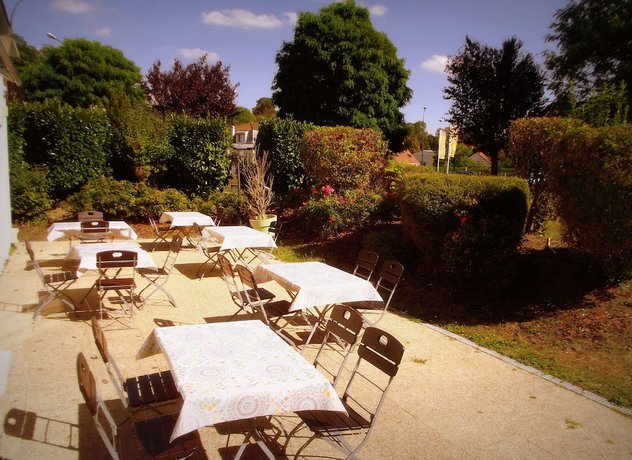 Imagen de los interiores del Hotel Kyriad Chantilly Sud - Luzarches. Foto 20