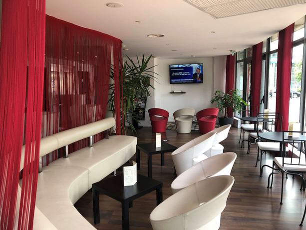 Imagen de los interiores del Hotel Kyriad Charleville Mezieres. Foto 18