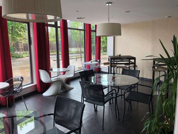 Imagen de los interiores del Hotel Kyriad Charleville Mezieres. Foto 19
