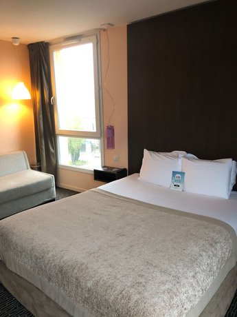Imagen de la habitación del Hotel Kyriad Charleville Mezieres. Foto 7
