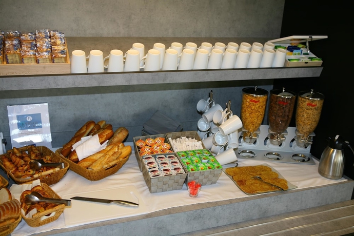 Imagen del bar/restaurante del Hotel Kyriad Chateauroux. Foto 5