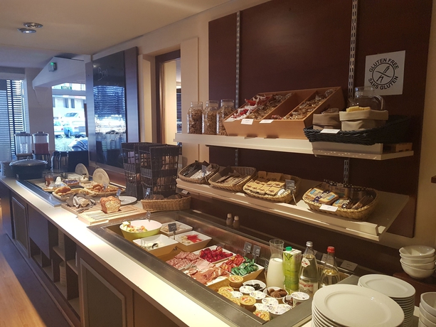 Imagen del bar/restaurante del Hotel Kyriad Clermont-ferrand Centre. Foto 6