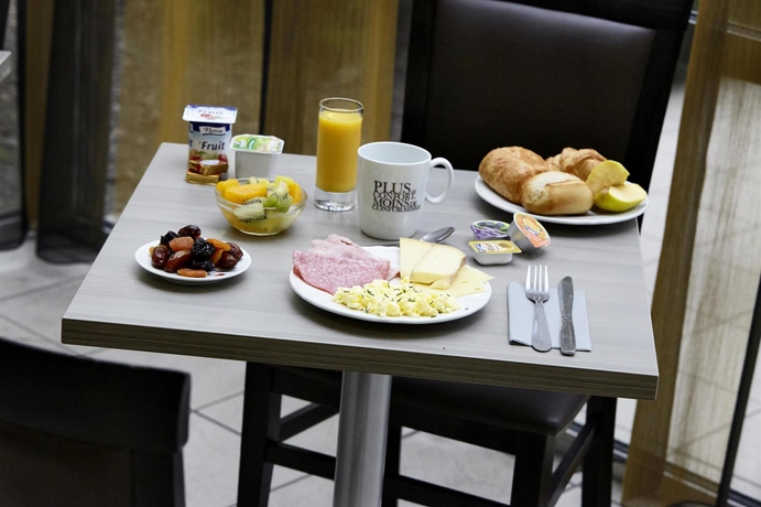 Imagen del bar/restaurante del Hotel Kyriad Clermont-ferrand-sud-la Pardieu. Foto 4