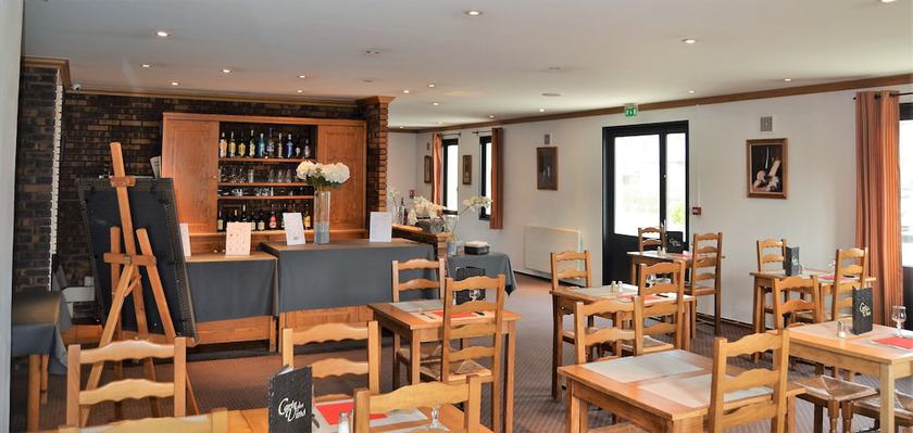 Imagen del bar/restaurante del Hotel Kyriad Creil - Chantilly Nord. Foto 4
