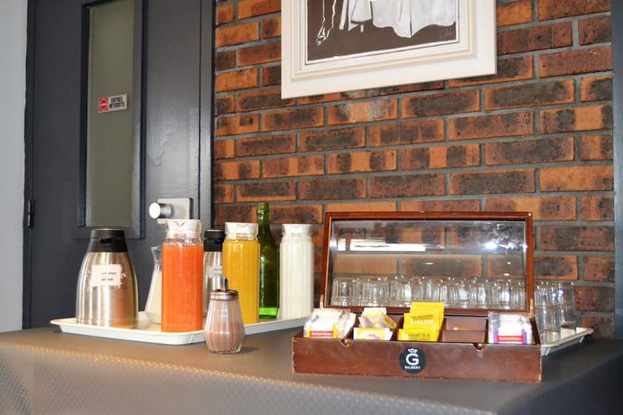 Imagen del bar/restaurante del Hotel Kyriad Creil - Chantilly Nord. Foto 5