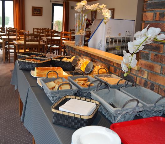 Imagen del bar/restaurante del Hotel Kyriad Creil - Chantilly Nord. Foto 8