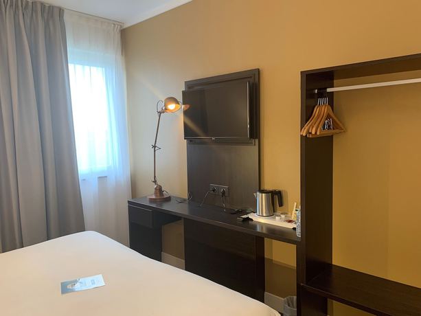 Imagen de la habitación del Hotel Kyriad Crepy en Valois. Foto 16