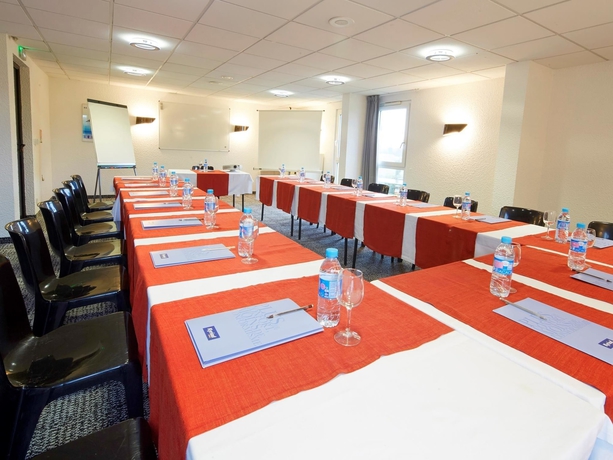 Imagen de los interiores del Hotel Kyriad - Deauville St Arnoult. Foto 16