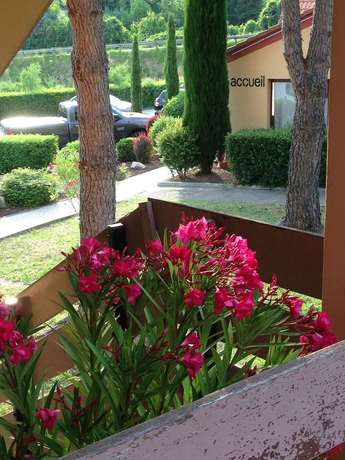 Imagen general del Hotel Kyriad Digne-Les-Bains. Foto 2