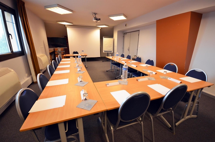 Imagen de los interiores del Hotel Kyriad Dijon Est - Mirande. Foto 11