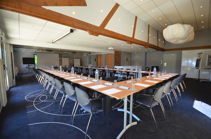 Imagen de los interiores del Hotel Kyriad Dijon Est - Mirande. Foto 13