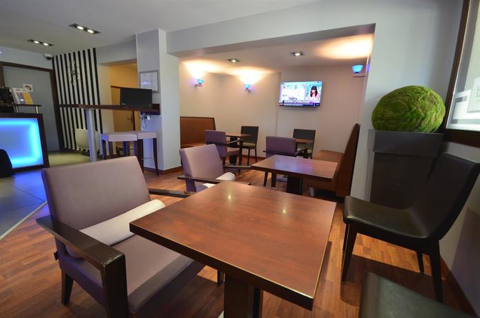 Imagen de los interiores del Hotel Kyriad Dijon Est - Mirande. Foto 16