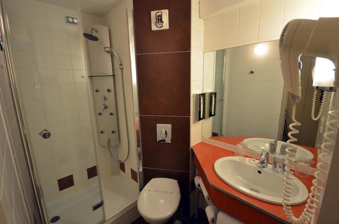 Imagen de la habitación del Hotel Kyriad Dijon Est - Mirande. Foto 11