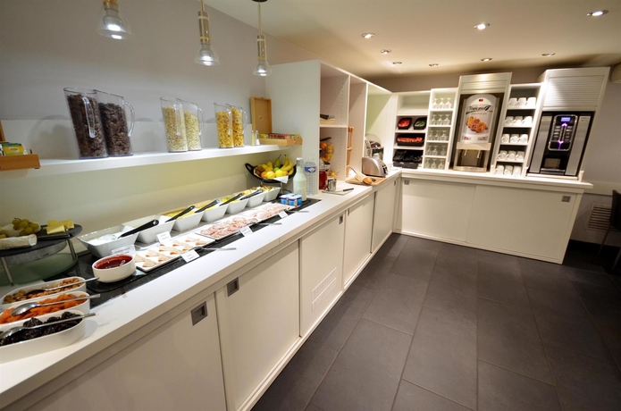 Imagen del bar/restaurante del Hotel Kyriad Dijon - Gare. Foto 8