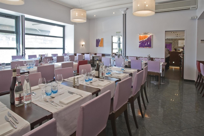 Imagen del bar/restaurante del Hotel Kyriad Dijon - Gare. Foto 14