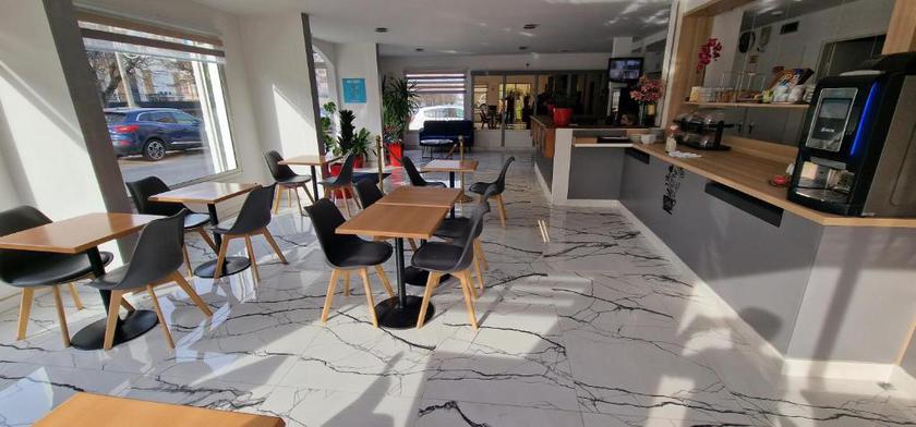 Imagen general del Hotel Kyriad Direct Arpajon. Foto 3