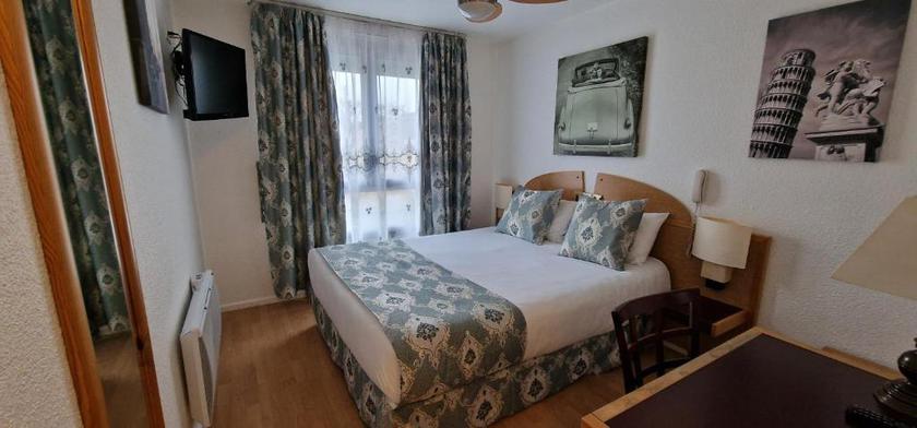 Imagen general del Hotel Kyriad Direct Arpajon. Foto 9