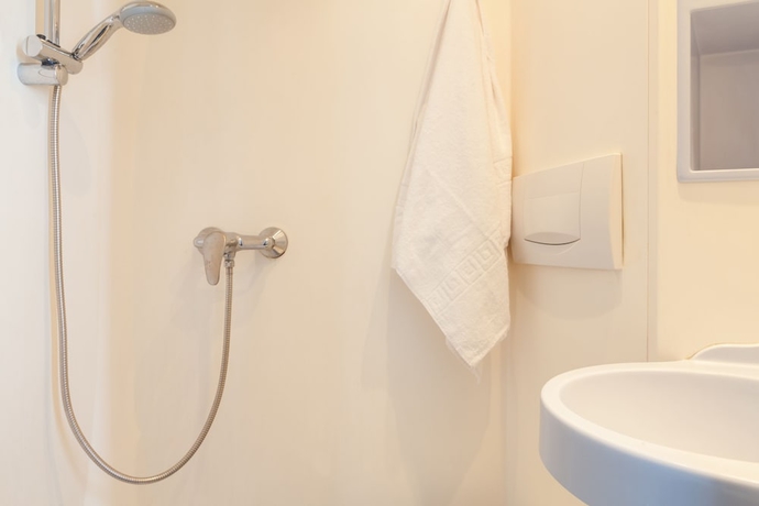 Imagen de la habitación del Hotel Kyriad Direct Bordeaux Est Lormont. Foto 15