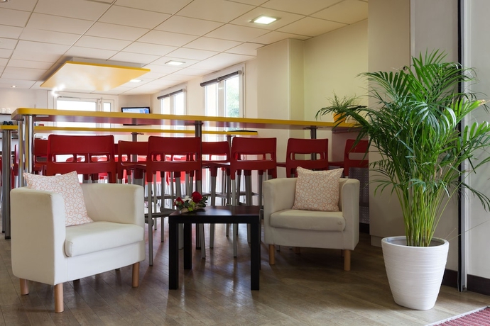 Imagen del bar/restaurante del Hotel Kyriad Direct Bordeaux Est Lormont. Foto 3