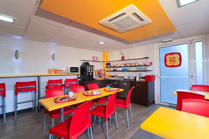 Imagen general del Hotel Kyriad Direct Bordeaux Est Lormont, Lormont. Foto 5