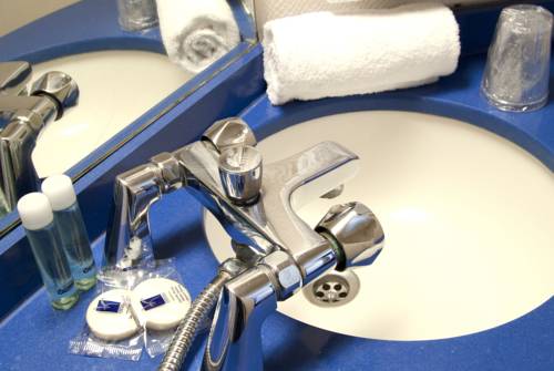 Imagen de la habitación del Hotel Kyriad Direct Chilly Mazarin. Foto 4