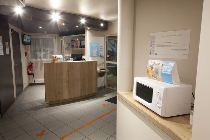 Imagen de los interiores del Hotel Kyriad Direct Clermont Ferrand Nord - Gerzat. Foto 19