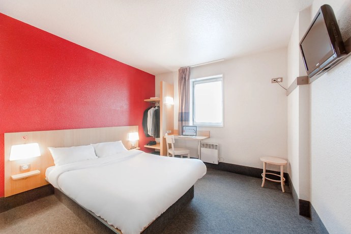 Imagen de la habitación del Hotel Kyriad Direct Clermont Ferrand Nord - Gerzat. Foto 11