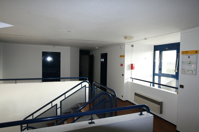 Imagen de los interiores del Hotel Kyriad Direct Dreux. Foto 6