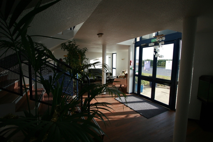 Imagen de los interiores del Hotel Kyriad Direct Dreux. Foto 7