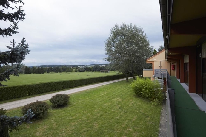 Imagen de los exteriores del Hotel Kyriad Direct Epinal. Foto 12