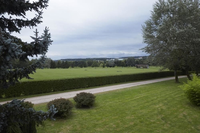 Imagen de los exteriores del Hotel Kyriad Direct Epinal. Foto 13