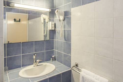 Imagen de la habitación del Hotel Kyriad Direct Grenoble. Foto 6