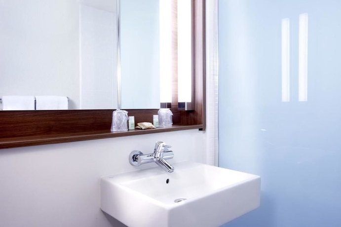 Imagen de la habitación del Hotel Kyriad Direct Haguenau. Foto 6