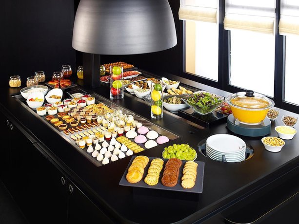 Imagen del bar/restaurante del Hotel Kyriad Direct Le Havre Est - Gonfreville. Foto 3