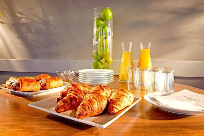 Imagen del bar/restaurante del Hotel Kyriad Direct Le Havre Est - Gonfreville. Foto 9