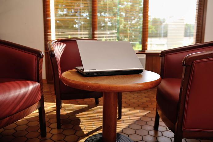 Imagen del bar/restaurante del Hotel Kyriad Direct Nancy Est - Essey. Foto 13